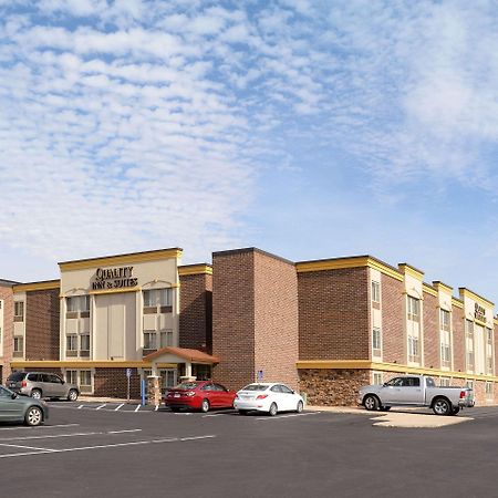 Quality Inn & Suites Ames Conference Center Near Isu Campus Екстер'єр фото