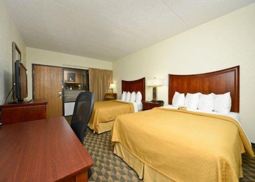 Quality Inn & Suites Ames Conference Center Near Isu Campus Екстер'єр фото