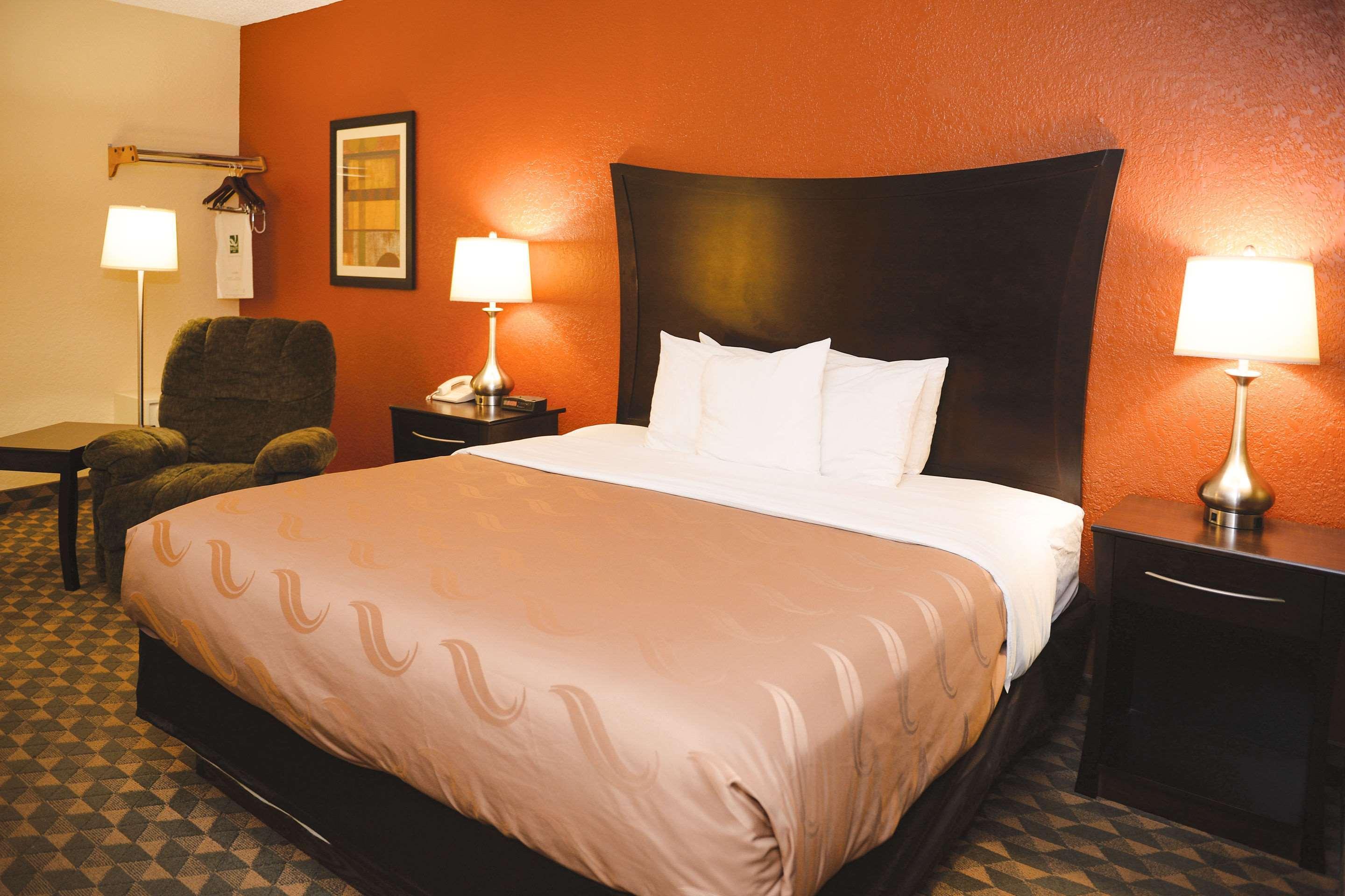 Quality Inn & Suites Ames Conference Center Near Isu Campus Екстер'єр фото