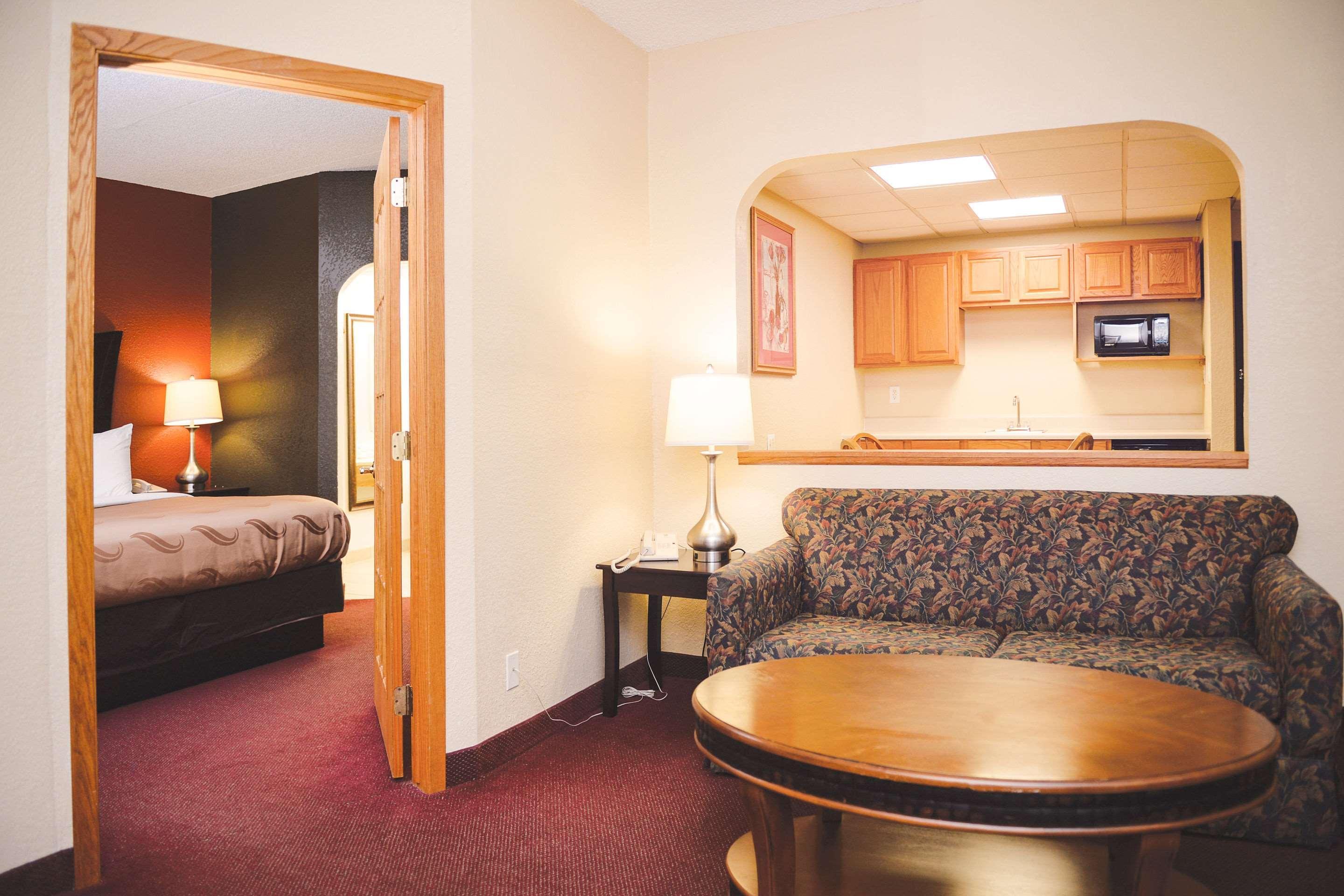 Quality Inn & Suites Ames Conference Center Near Isu Campus Екстер'єр фото