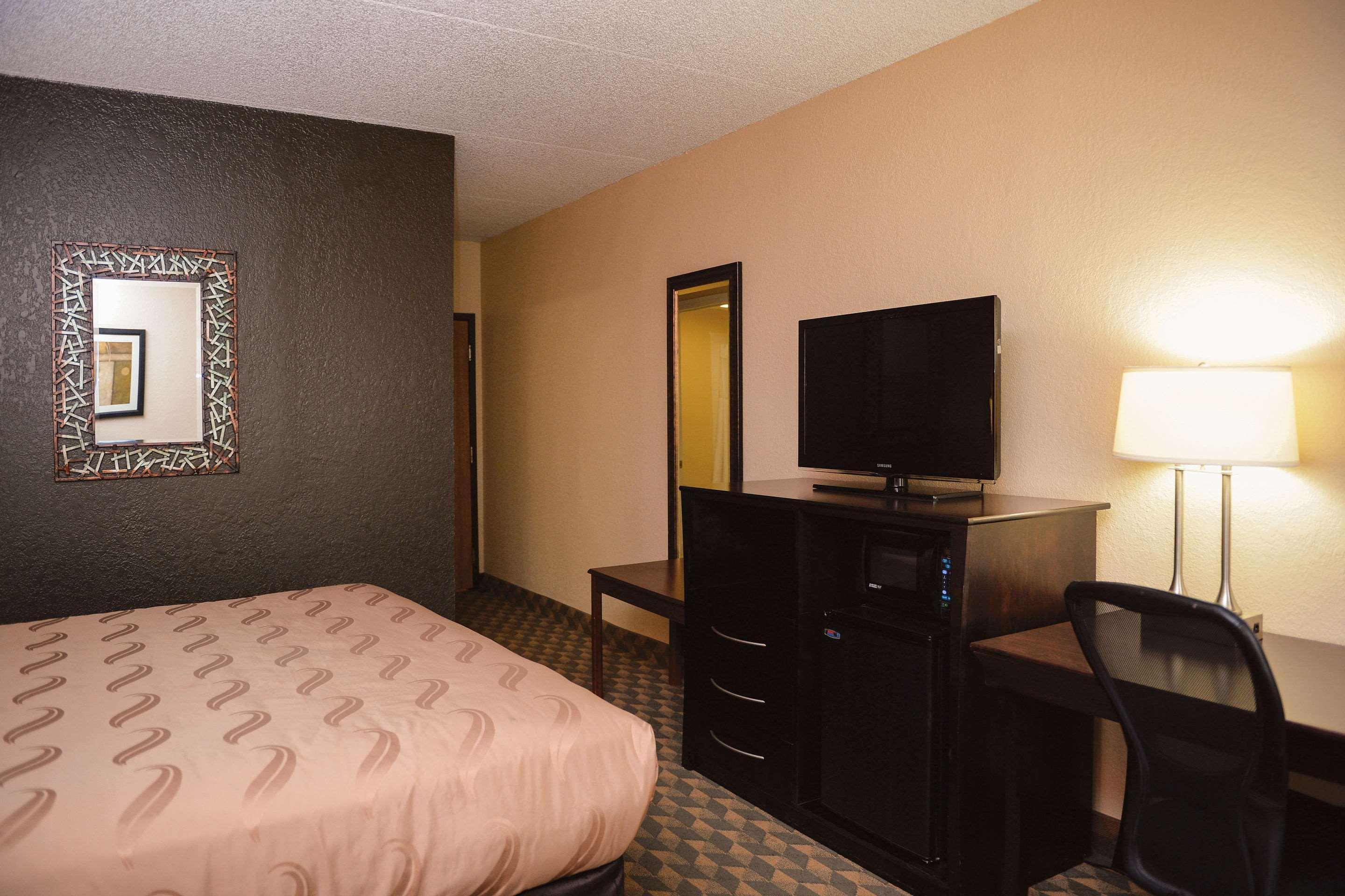 Quality Inn & Suites Ames Conference Center Near Isu Campus Екстер'єр фото