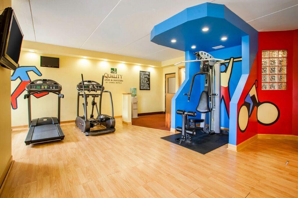 Quality Inn & Suites Ames Conference Center Near Isu Campus Екстер'єр фото