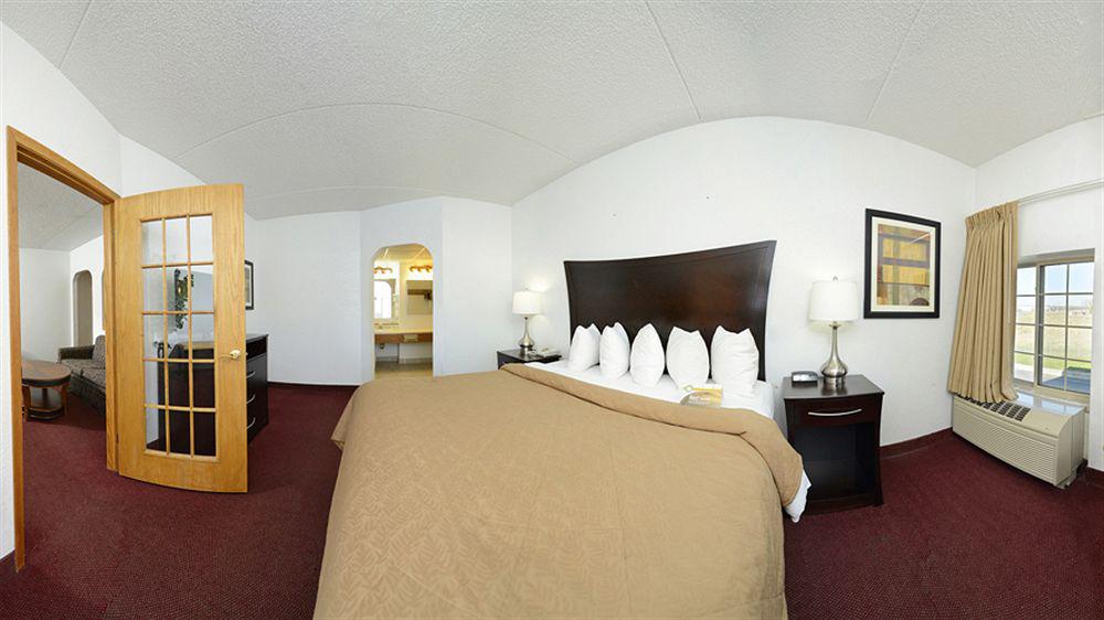 Quality Inn & Suites Ames Conference Center Near Isu Campus Екстер'єр фото